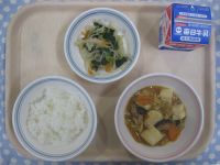 ご飯、豆腐の中華煮、ちんげんさいのナムル