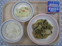 ご飯、チャプチェ、ポテトサラダ