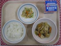 ご飯、肉豆腐、ハリハリサラダ