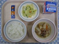 ご飯、大根の煮物、中華風スパゲティサラダ、ふりかけ