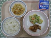 ご飯、鶏肉のレモン煮、ブロッコリーサラダ、切干し大根の煮物