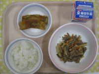 ご飯、五目きんぴら、ちくわのいそべ揚げ