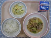 ご飯、豚肉のしょうが焼き、スパゲティーサラダ