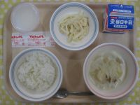 　　　　　～お燈まつりこんだて～ご飯、ホワイトシチュー、大根のサラダ、カルピス寒天