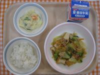 ご飯、厚揚げと豚肉のみそ炒め、ポテトサラダ