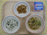 わかめごはん、かやくうどん、大豆のじゃこの揚げ煮