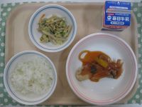 ご飯、さかなの野菜あんかけ、ごぼうサラダ