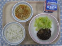 ご飯、豆腐ハンバーグ、茹でキャベツ、切干し大根の煮物