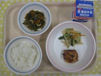 ご飯、鶏肉のマーマレード焼き、もやしのナムル、糸昆布の炒め物