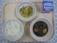 ご飯、マーボーなす、バンサンスウ