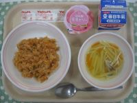 チキンライス、スープスパゲティ、ももゼリー