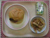 てりやきチキンバーガー、フライドポテト、しろぶどうジュース