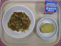 やきそば、さつまいものてんぷら