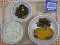 ご飯、さけのもみじ焼き、野菜のおかかあえ、糸こんソテー