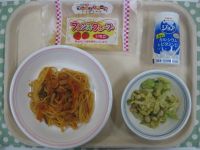 イタリアンスパゲティ、大豆サラダ、いちごクレープ、ジョア