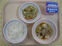 ご飯、肉豆腐、切干し大根の中華サラダ