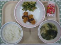 ご飯、ささみのフライ、ブロッコリーのおかかあえ、豆腐のみそ汁
