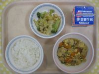 ご飯、親子煮、大豆サラダ