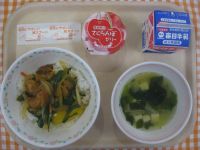 トリニータ丼、わかめスープ、さくらんぼゼリー